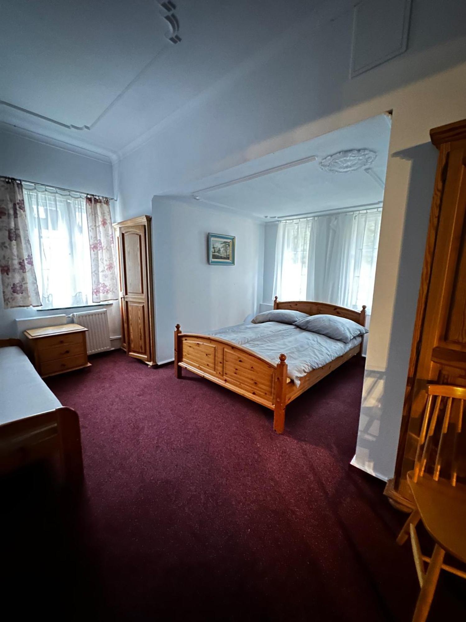 Hotel Krasnoludki Sosnówka Екстериор снимка